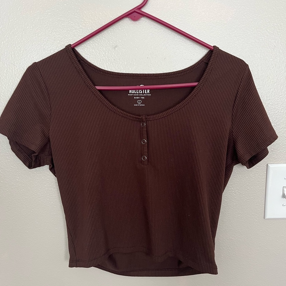 Hollister baby tee size large - brown
